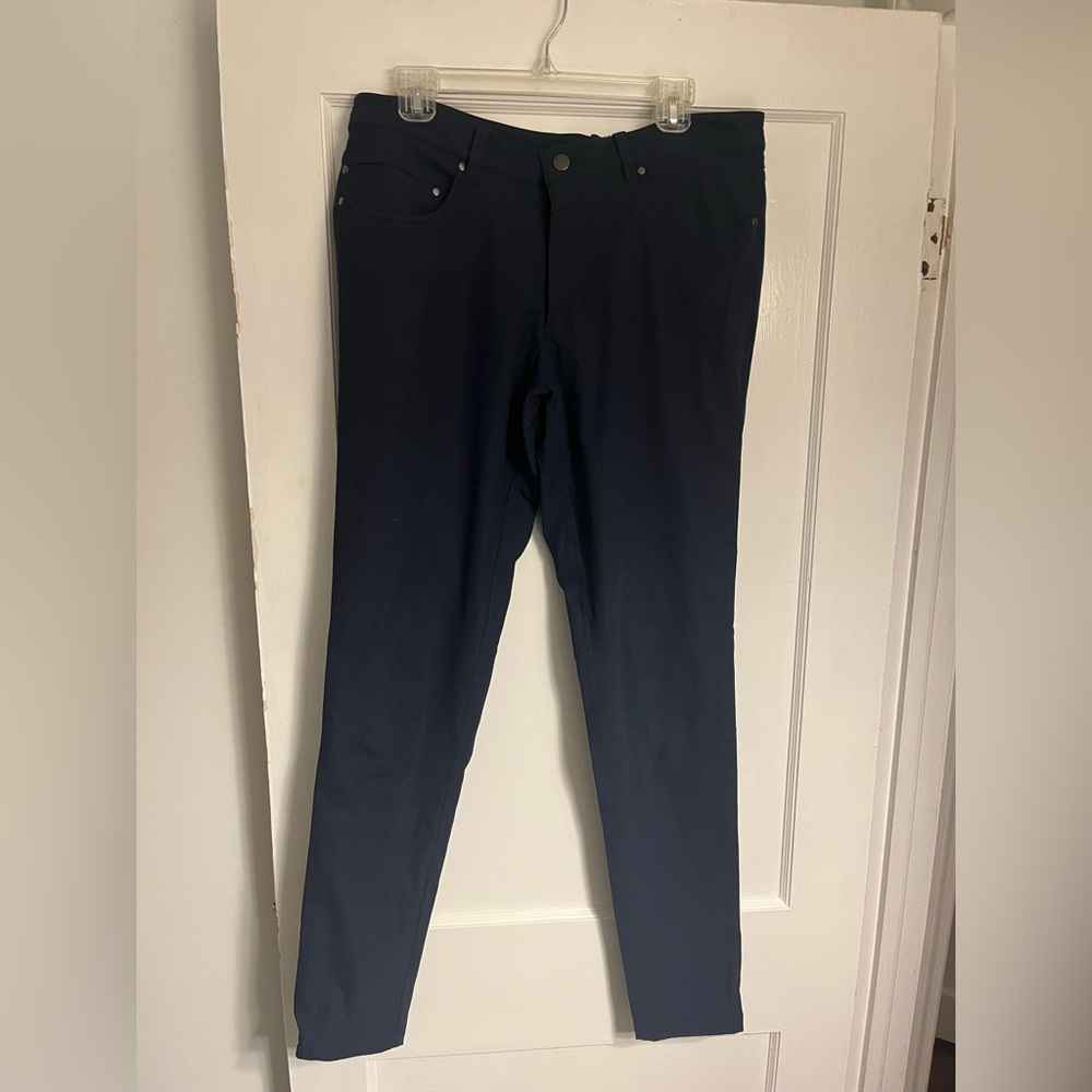 Lululemon Men’s ABC pant - slim fit